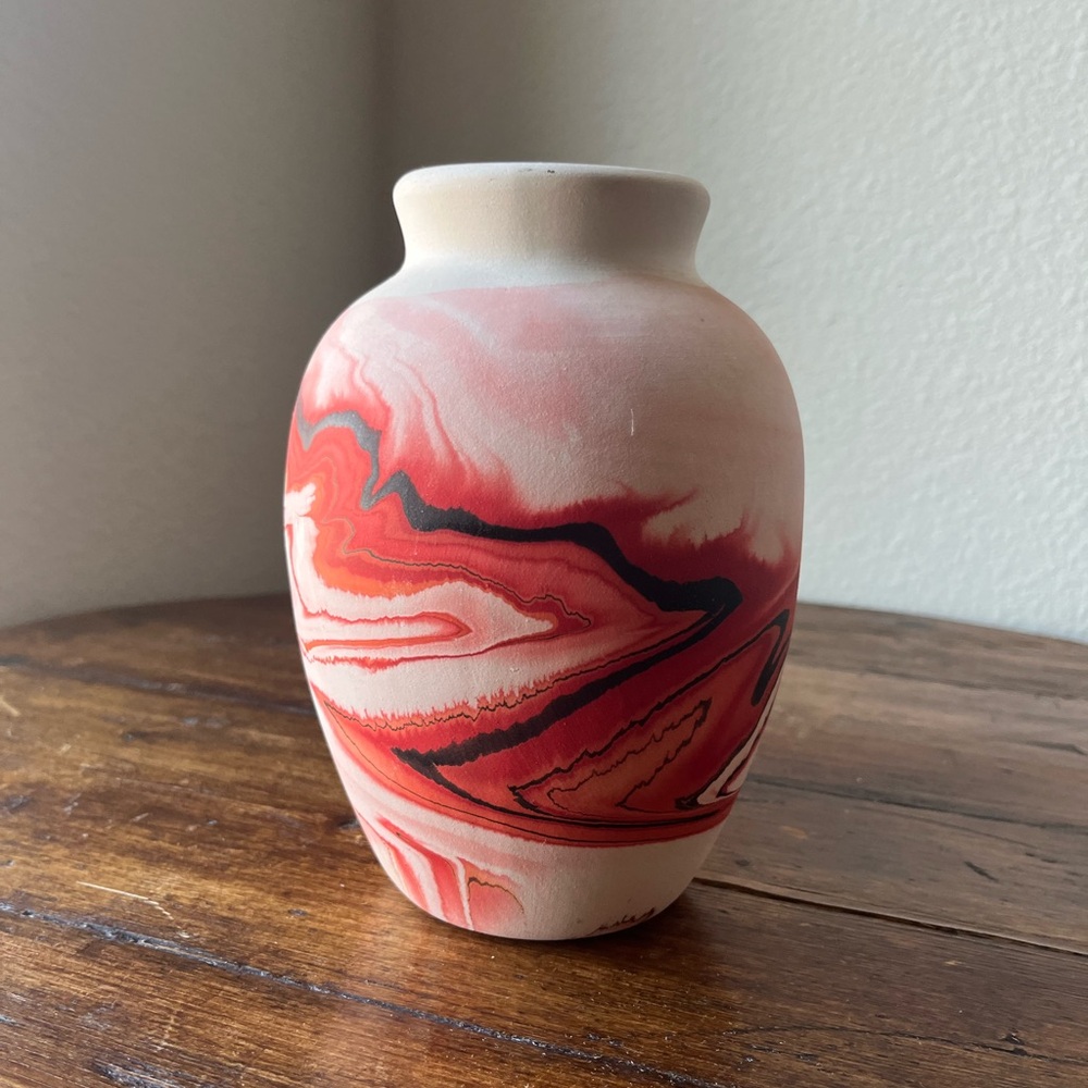 Nemadji pottery vase 7”